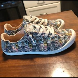 Bobs 9.5 dog print slip on shoes